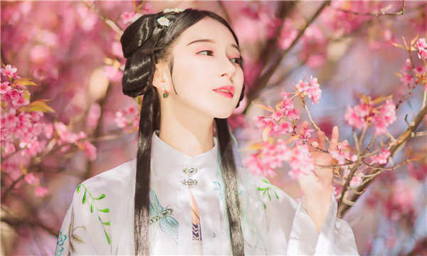乌兰供卵试管婴儿：助您实现家庭梦想的科学方案